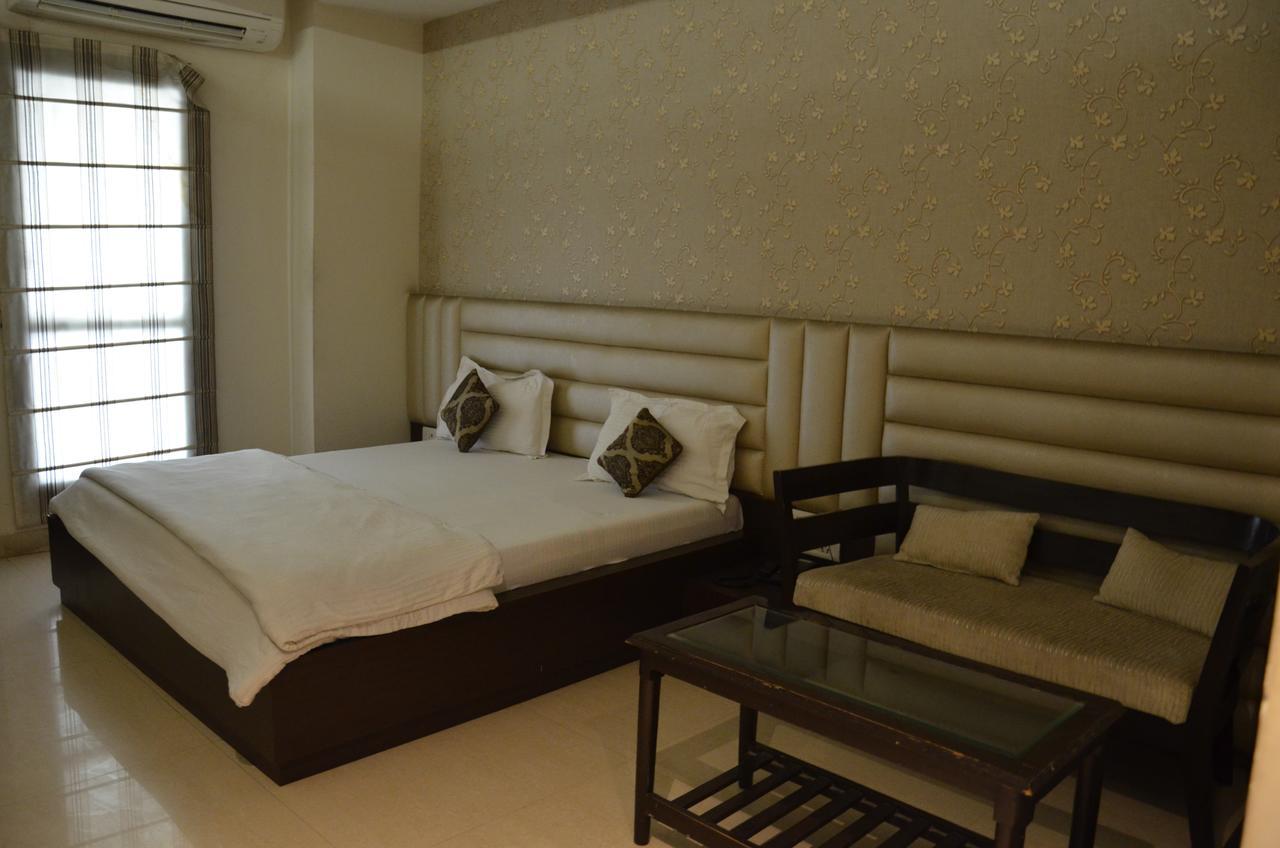 Hotel Aroma Inn Sirsa Ngoại thất bức ảnh