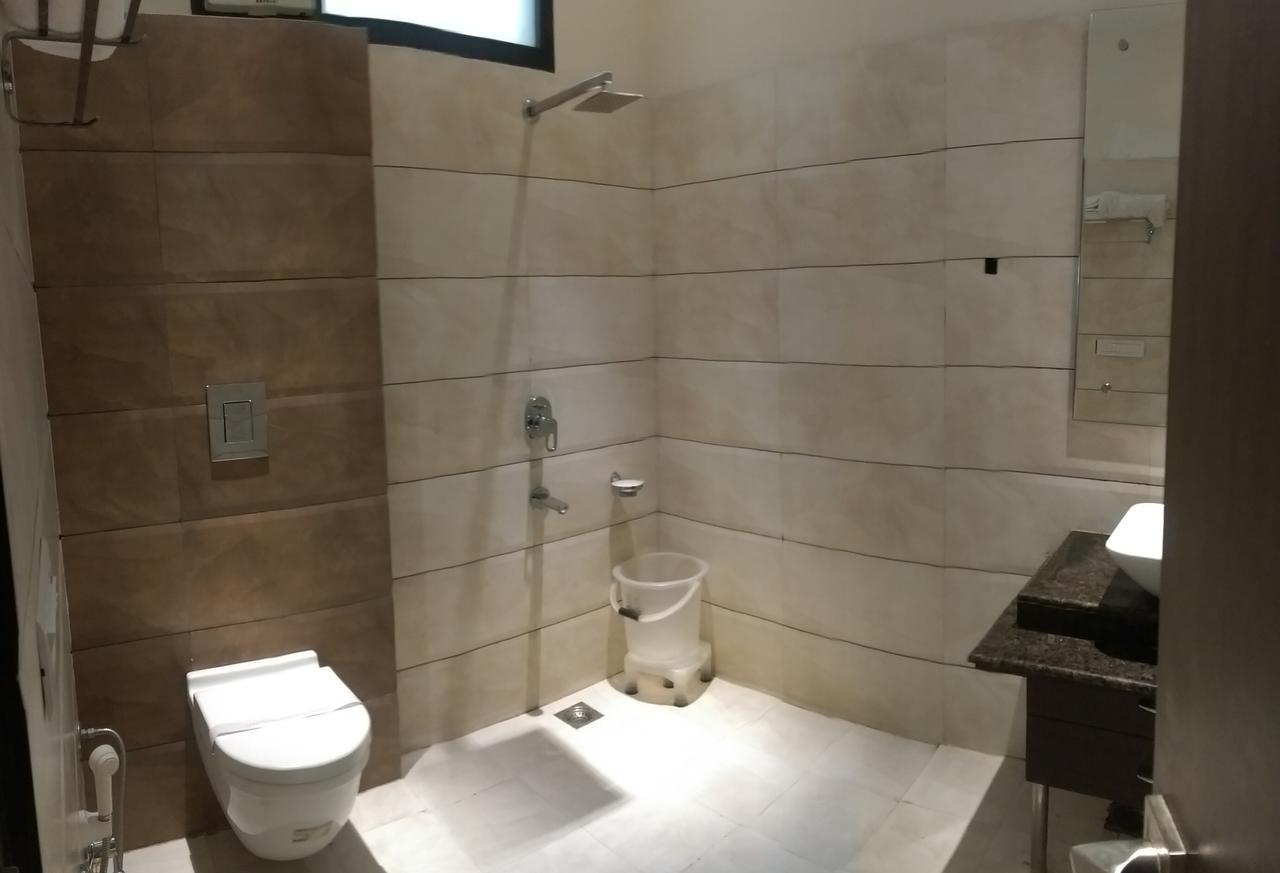 Hotel Aroma Inn Sirsa Ngoại thất bức ảnh