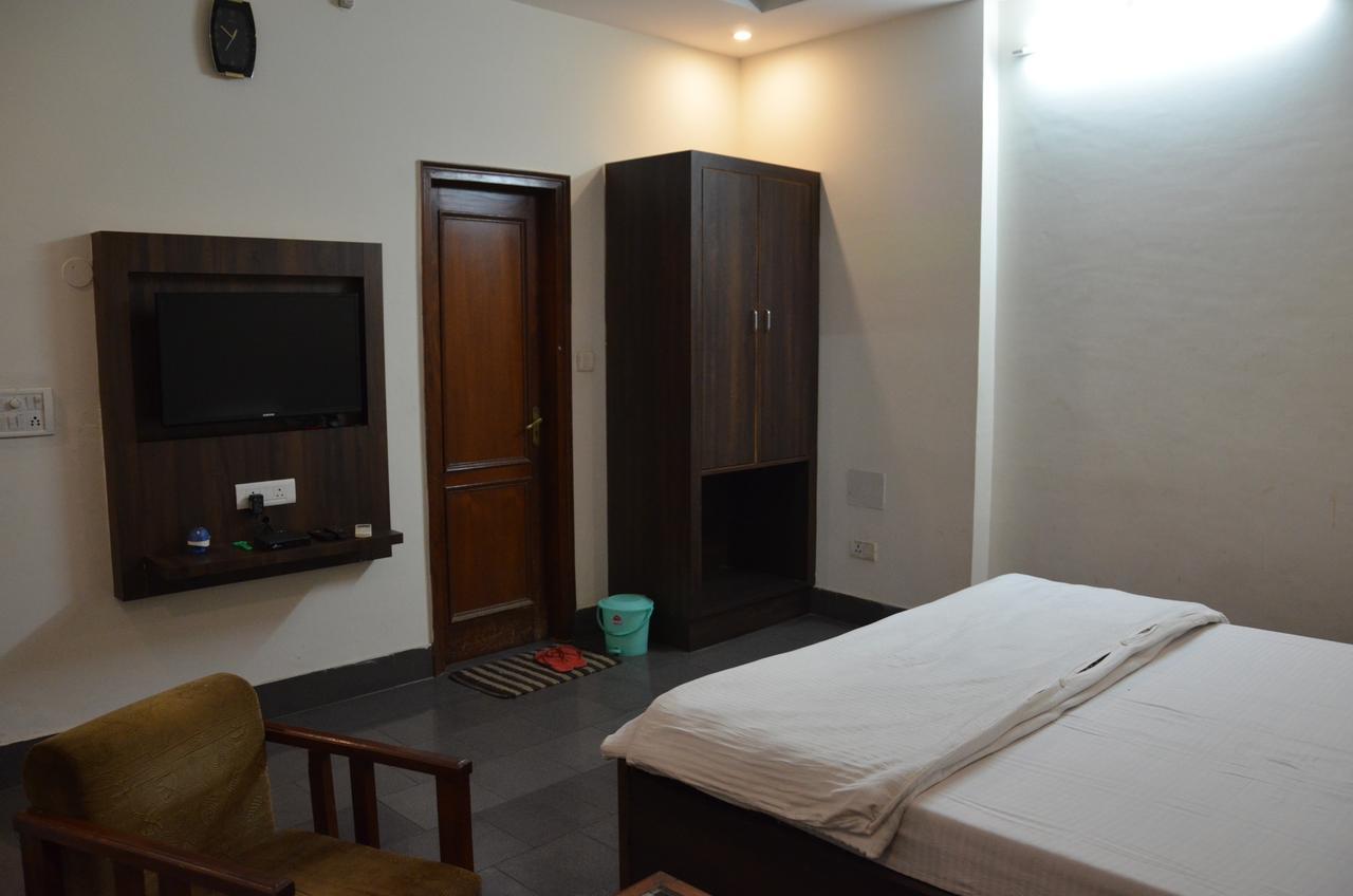 Hotel Aroma Inn Sirsa Ngoại thất bức ảnh