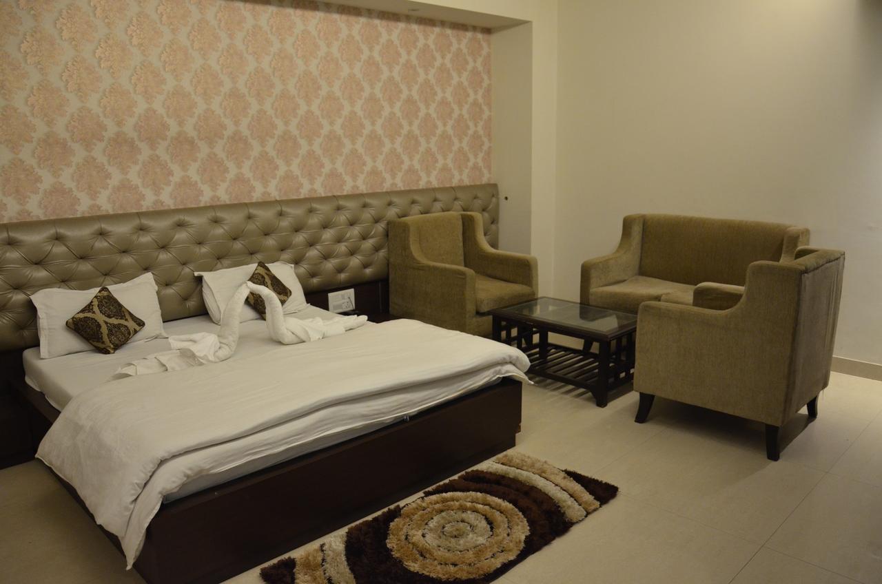 Hotel Aroma Inn Sirsa Ngoại thất bức ảnh