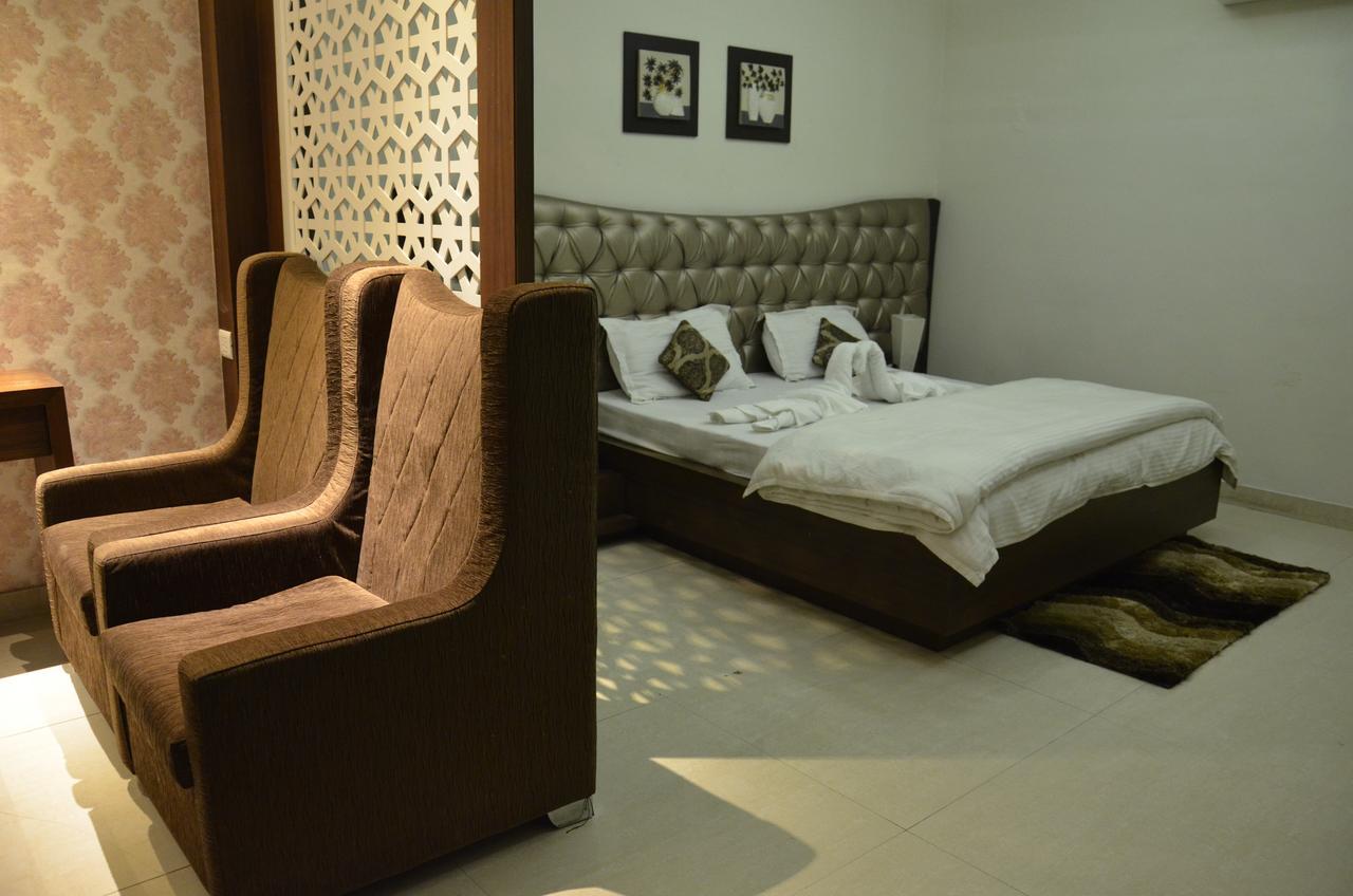 Hotel Aroma Inn Sirsa Ngoại thất bức ảnh